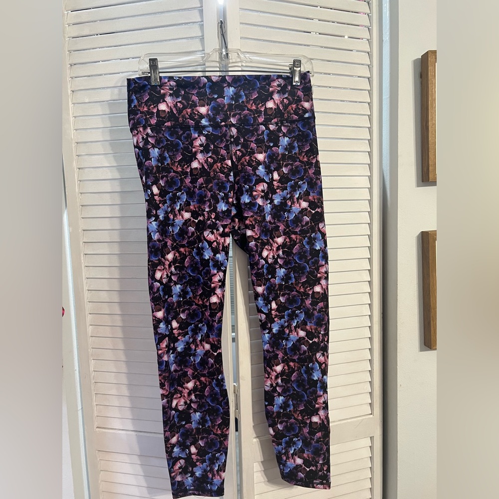 Fabletics Floral Legging NWOT
